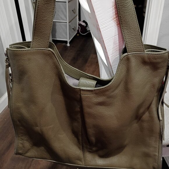 Vince Camuto olive green handbag - Picture 1 of 4